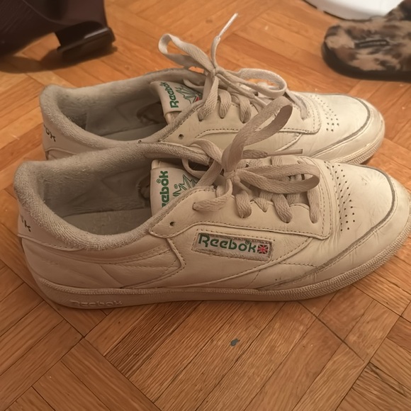 Reebok shoes - Picture 3 of 3